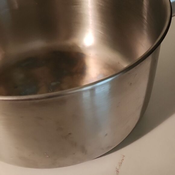Stainless Steel Saucepan with Black Handle - Picture 8 of 9